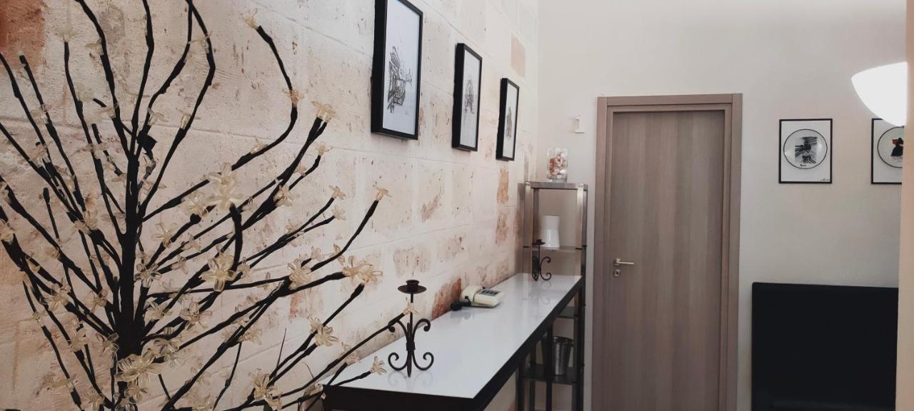 Casa Vacanza In Pieno Centro Storico Vicino Ostuni E La Riserva Di Torre Quaceto サン・ヴィート・デイ・ノルマンニ エクステリア 写真